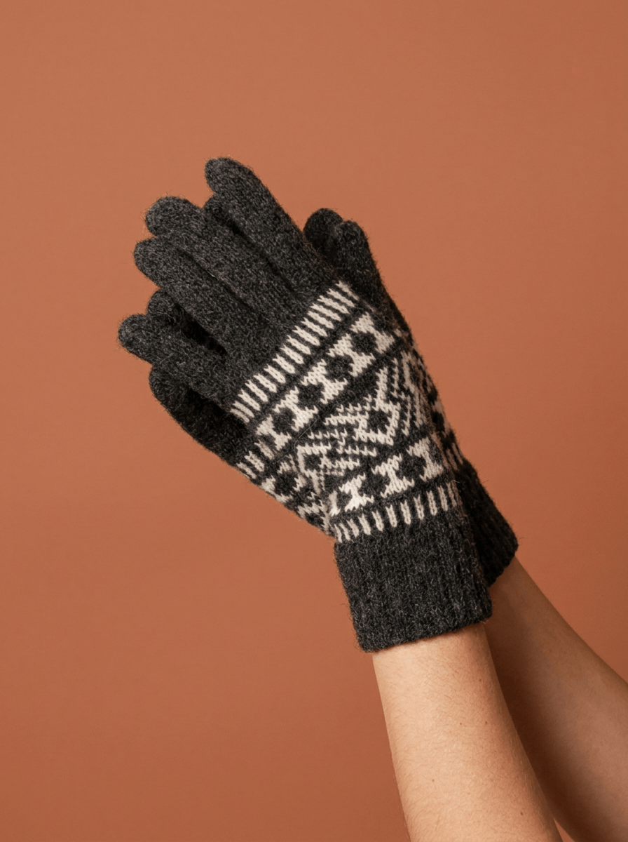 Alpaca Gloves With Design